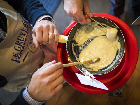 Champions du monde de la fondue titrés à Tartegnin (VD)