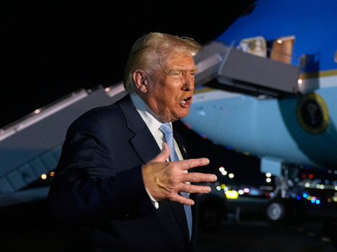 Trump soutient finalement la publication du dossier Epstein