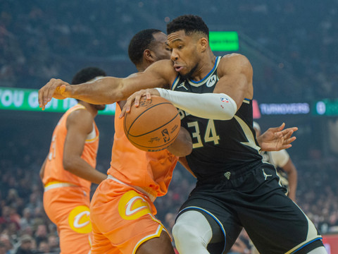 Les Clippers perdent encore, Niederhäuser sur le banc
