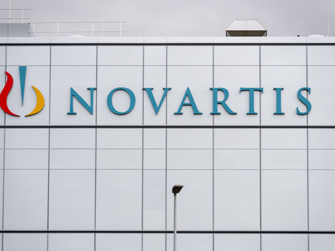 Novartis étend mais modère ses visées de croissance à moyen-terme