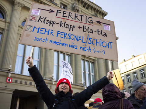 Des soignants manifestent à Berne pour un système de soins solide