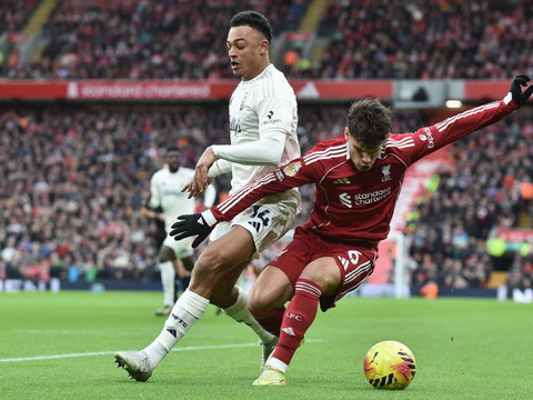 Premier League: Liverpool sombre à domicile contre Nottingham