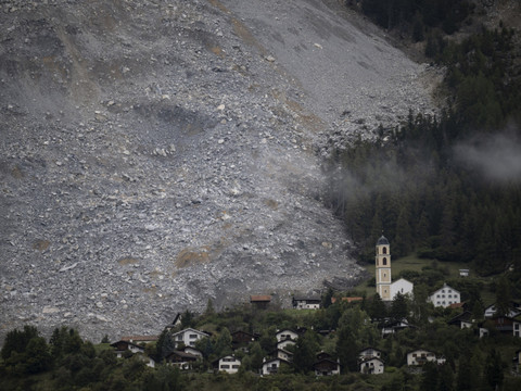 Des éboulements, mais pas de chutes de rochers à Brienz (GR)