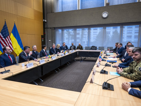 Les Etats-Unis et l'Ukraine démarrent leur tête-à-tête à Genève