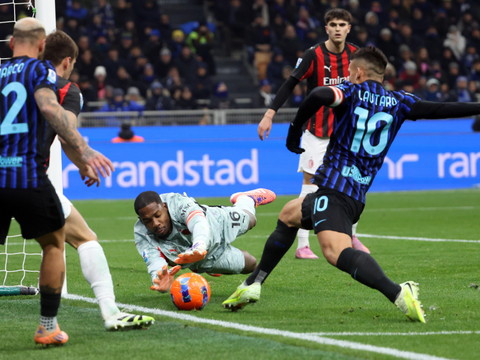 Milan bat l'Inter