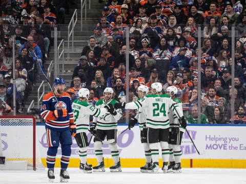 NHL: les Stars de Bichsel écrasent les Oilers de McDavid