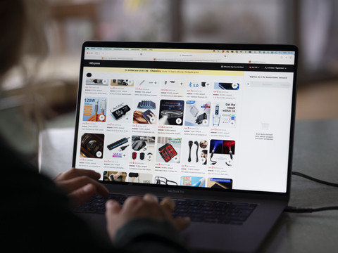 France: AliExpress et Joom assignés en justice