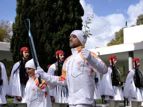 Le relais de la flamme olympique a débuté à Olympie, en Grèce