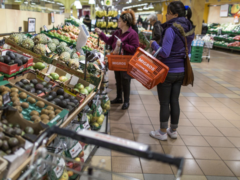 Le sac à nouveau compris dans le poids net des fruits et légumes