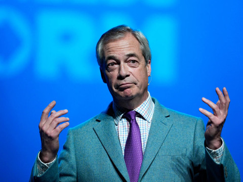 Nigel Farage sous pression face à des accusations de racisme
