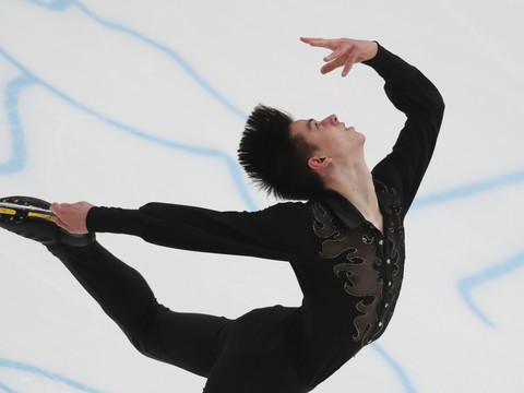Deux patineurs russes et une bélarusse admis
