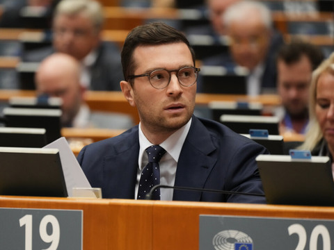 Présidentielle 2027: l'extrême droite favorite avec Bardella
