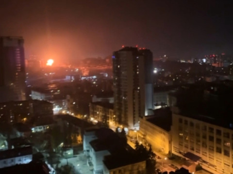 Ukraine: des drones russes font un mort et 11 blessés à Kiev