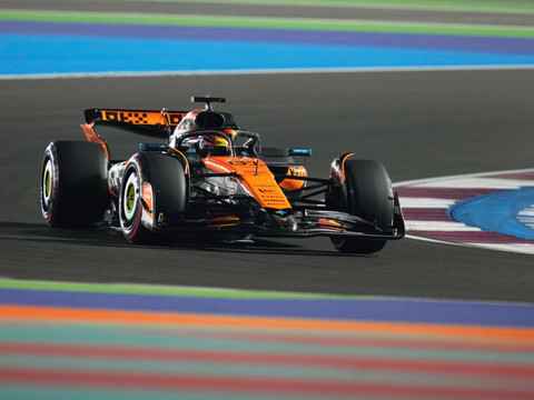 GP du Qatar: les McLaren en première ligne pour la course
