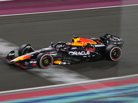 GP du Qatar: Max Verstappen s'impose, tout se jouera à Abou Dhabi