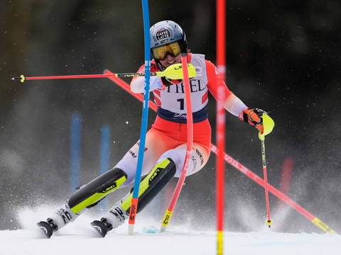 Holdener sur les talons de Shiffrin à Copper Mountain