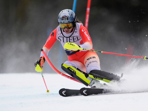 Shiffrin intouchable en slalom, Holdener au pied du podium