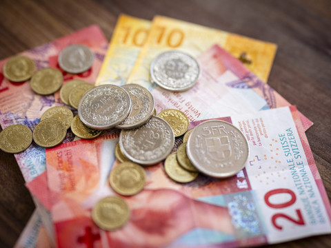 Les salaires nominaux en progression après neuf mois, estime l'OFS