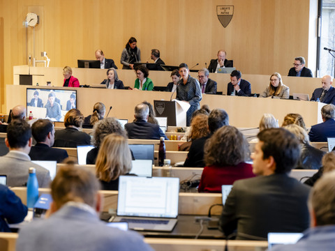 Les députés lancent les débats sur le budget 2026