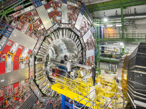 CERN: coup de projecteur sur la structure de particules 