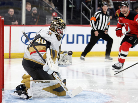 Akira Schmid s'offre un blanchissage face aux Devils