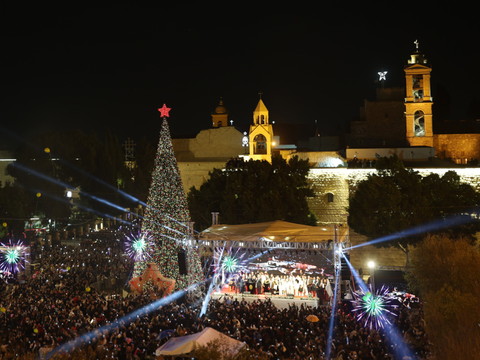 Bethléem s'illumine et retrouve un peu de joie à l'approche de Noël