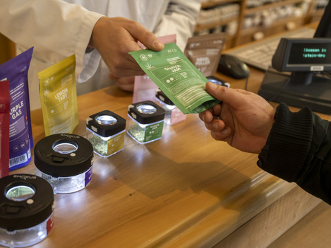 La légalisation du cannabis divise les esprits en Suisse