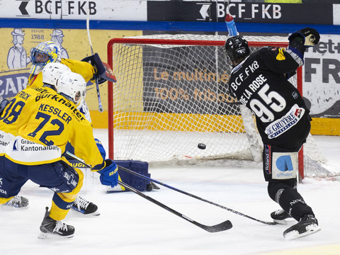 Fribourg s'offre le leader avec brio