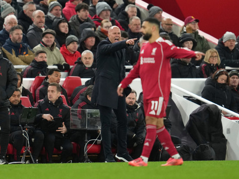 Liverpool: Slot recadre Salah, mais ouvre la porte