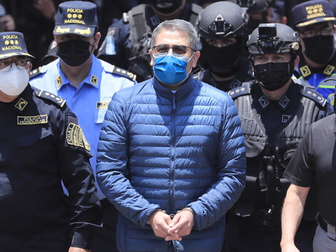 Le Honduras demande d'arrêter l'ex-président gracié par Trump