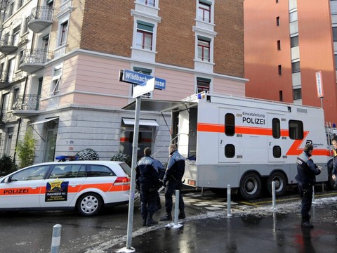 Psychologue et ex-voisins assassinés: prison à perpétuité à Zurich