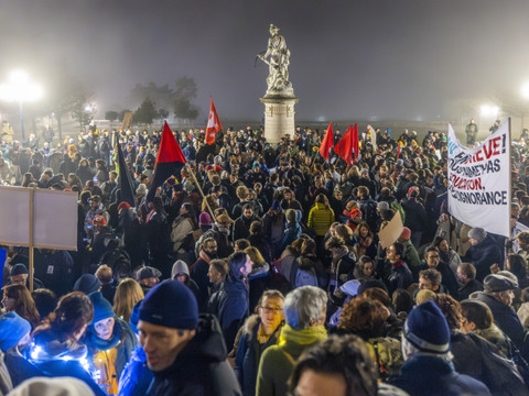 Environ 20'000 fonctionnaires vaudois dans la rue