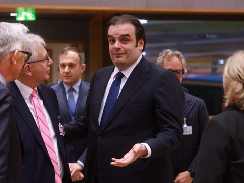 Le Grec Pierrakakis élu président de l'Eurogroupe