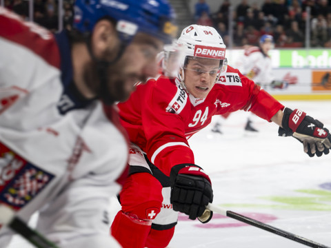Euro Hockey Tour: la Suisse s'incline de peu contre la Tchéquie
