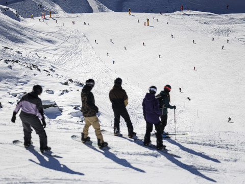 Près de 62'000 Suisses se blessent chaque année au ski