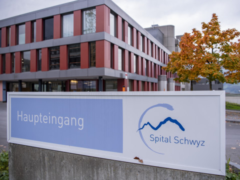 La fenêtre à bébés d'Einsiedeln déménage à l’hôpital de Schwyz