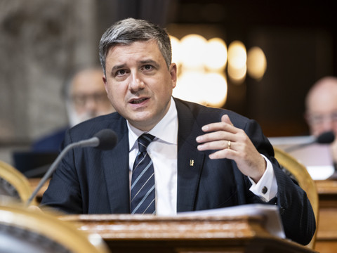 Le Conseil des Etats revoit les économies fédérales à la baisse