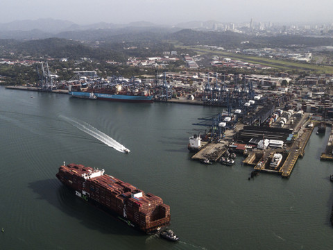 Le canal de Panama rapporte des taxes record pour l'Etat
