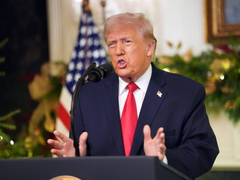 Trump maintient son cap économique, accable Biden et les immigrés