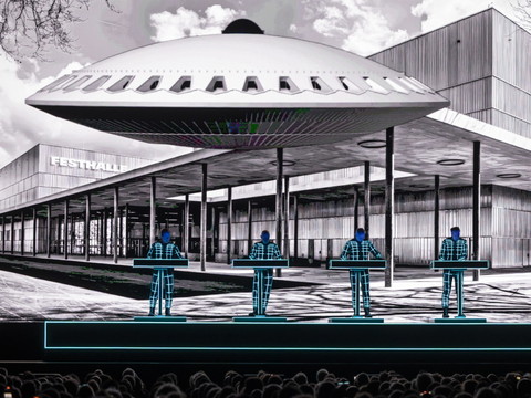 Musique: un voyage multimédia avec Kraftwerk à Berne