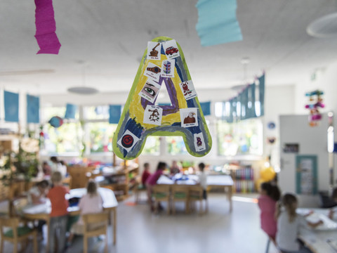 Les pédiatres suisses exigent des écoles un changement de mentalité