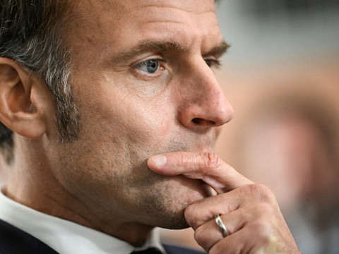 Ukraine: Macron se dit prêt à reparler à Poutine
