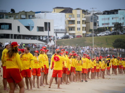 Bondi: hommage aux victimes de l'attentat des sauveteurs en mer