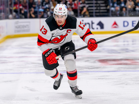 Hischier décisif, les Devils victorieux
