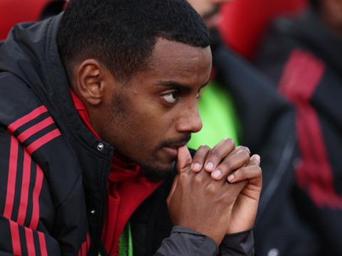 L'attaquant star de Liverpool Isak opéré à une cheville