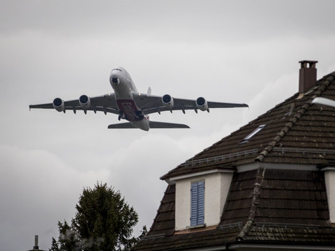 La population suisse favorable à une taxe sur les billets d'avion