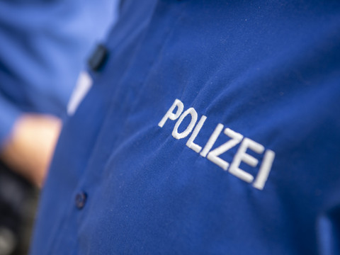 Femme tuée à Buchs (ZH) : trois personnes arrêtées