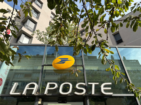 France: la cyberattaque contre La Poste toujours en cours