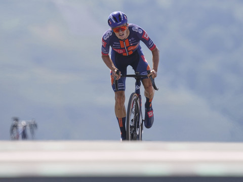 Oscar Onley renforce Ineos
