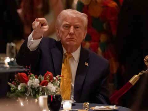 Trump souhaite un joyeux Noël aux 